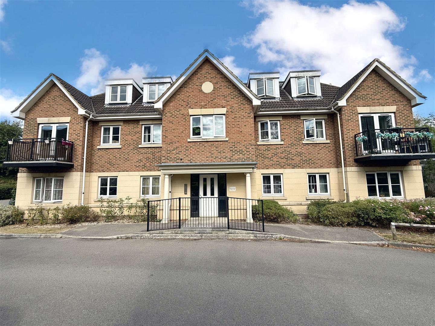 Toad Lane, Blackwater, Camberley